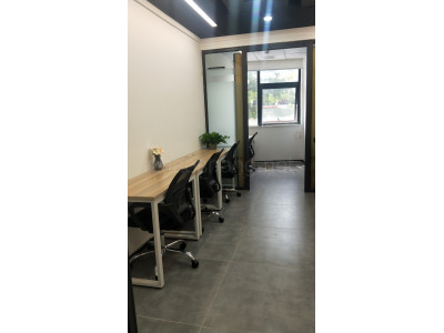 后亭地铁口小办公室出租，可注册申请创业补助,1380元全包