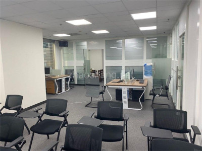 亿年推荐 中信广场 237平米出租 带装修 带全套家具 拎包入住