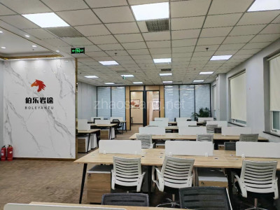 北京市朝阳区陈家林甲2号联信国际大厦B座，357平米，写字楼，室内，有办公桌椅，含物业空调 精装修 交通便利 价格面议 布局合理
