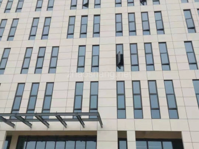 桂林市临桂区青网科技园整层1365㎡写字楼出租，有10个月免租期和政府补贴