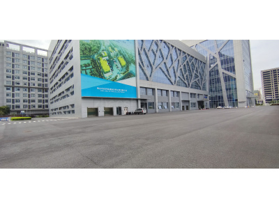 平洲货柜码头旁，3000方实用仓库出租，5台货梯加宽阔卸货区，保证运输方便
