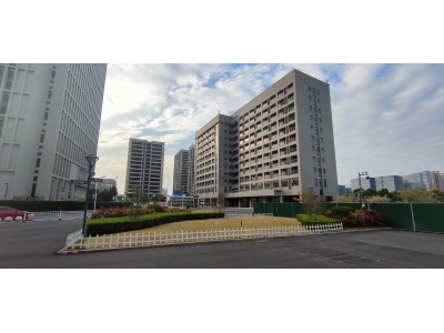1750方高标写字楼出租，厂房级别功能，甲级写字楼的形象，停车位充足